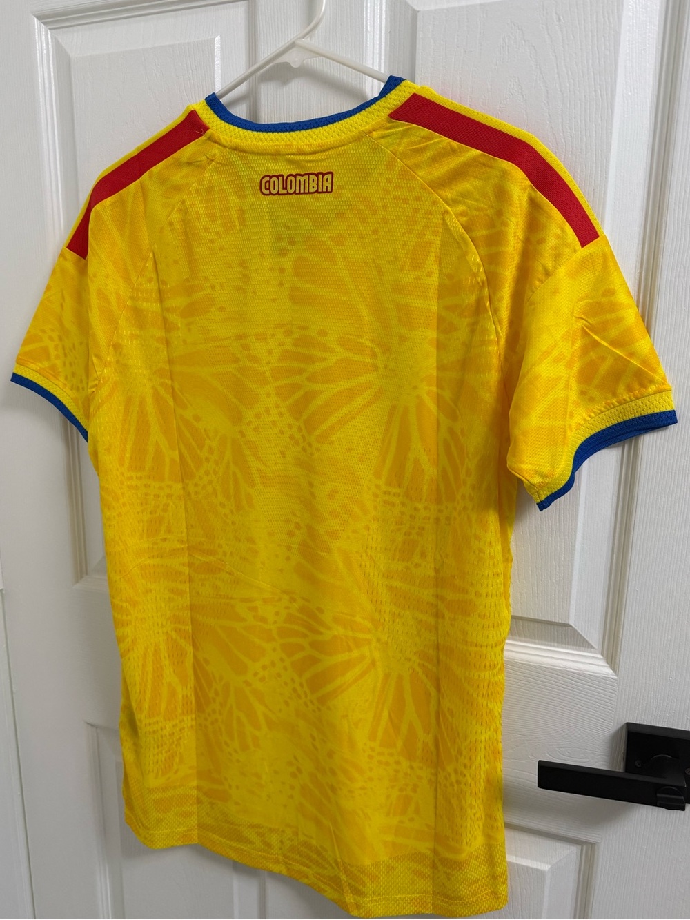 Adidas Colombia 26 Home Soccer Jersey Yellow National Team - Picture 2 of 4